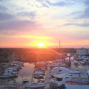 Holidays Penthouse Vues Panoramiques Sur Le Port Naval,Un Sejour Elegant Assure 