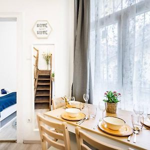 Appartement à 2 Chambres à Coucher