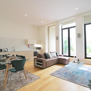 Appartement à 2 Chambres à Coucher