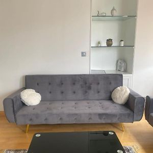 Appartement à 2 Chambres à Coucher