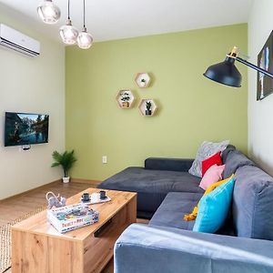 Appartement à 3 Chambres à Coucher