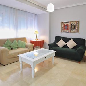 Appartement à 3 Chambres à Coucher