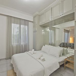 Mavili Square Cozy Apt Ac & Kitchen, Near Metro