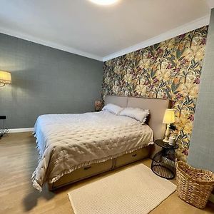Luxury 2 Bedroom Top Central Apartment