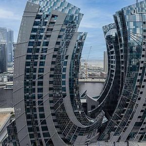 Turquoise - Downtown Dubai 1 Bedroom Apartment Business Bay - Canal View