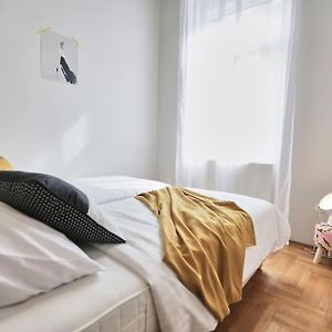 Unwind In Style W Sauna Dsgn 2Br Home