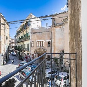 Piazza Pretoria & Quattro Canti Roomy Flats With Balconies