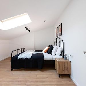 #Stayhere - Modern & Central 2 Bedroom Apartment