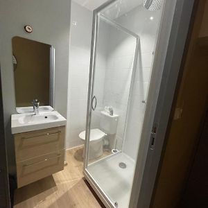 Studio Lit King-Size