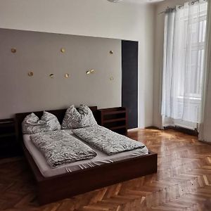 Appartement à 3 Chambres à Coucher