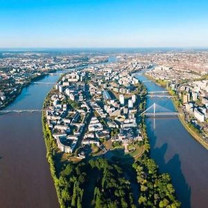Appartement Charmant Et Calme En Bord De Loire.