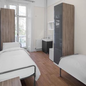 Chambre Juste Pour Femmes Simple