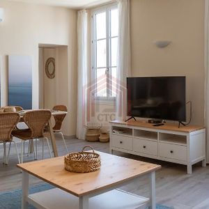 Appartement à 3 Chambres à Coucher