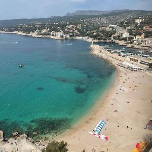 Cassis centre, superbe appartement neuf, 50m port.