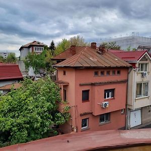 Cozy Apartment Near City Center