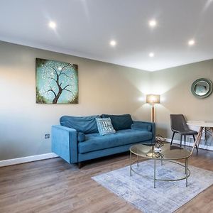 ** Modern Merchant City 1 Bed Apartment With Free Parking **