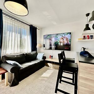 Neon 2 - Fast Wifi 70'Tv Netflix Hbo Max Appletv+