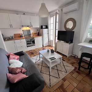 Sympathique studio en Rez de jardin dans résidence