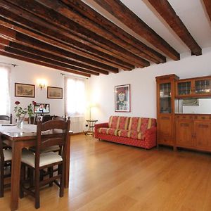 Appartement à 3 Chambres à Coucher