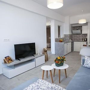 Attalos Luxury Flat Psyrri Square