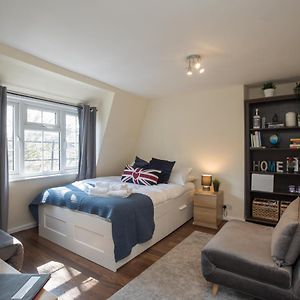 Pass The Keys Comfy Flat By Oval Cricket Club