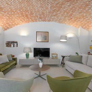 Exklusiv: Historisches Apartment Mit Deckengewoelbe