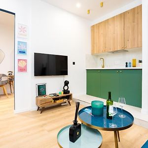 Andy Home - Cosy Studio Near The Eiffel Tour