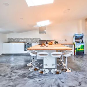 Artistic Loft Travel Experience