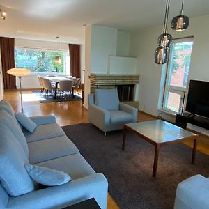 Appartement à 3 Chambres à Coucher