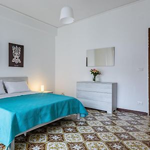 Via Liberta Roomy Apartment