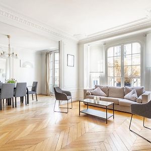 Appartement à 2 Chambres à Coucher