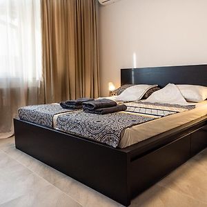 Top Central Supreme Apartment Next To Ndk