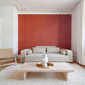 Famous Lakes Apt - City Central