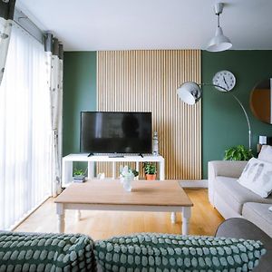 Modern Central Penthouse - 1 Secureparking