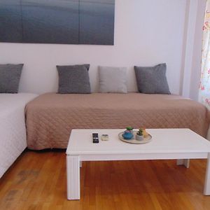 Lovely Equipped Apartment In Kallithea Athens