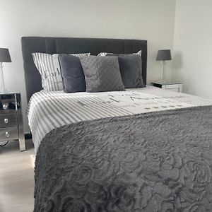 Executive Double Room With En-Suite In Guest House City Centre R4