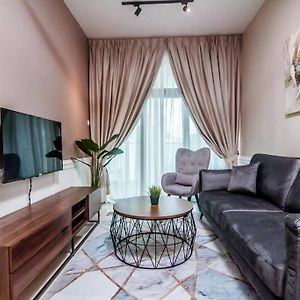 Appartement à 3 Chambres à Coucher