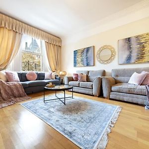Appartement à 2 Chambres à Coucher