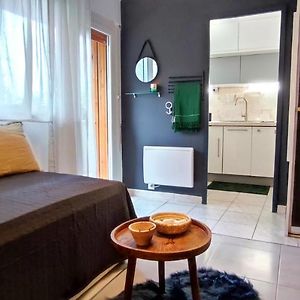 Michelet Studio Climatise Avec Balcon Et Parking Ferme