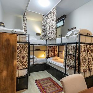Chambre Juste Pour Femmes Dortoir au Sous-Sol