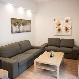 Bright Apartment 8Min To Metro Station