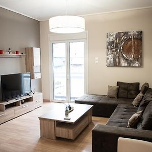 Spacious Renovated Flat 10Min To Metro Station