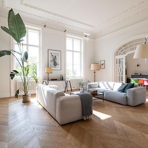 Appartement à 2 Chambres à Coucher