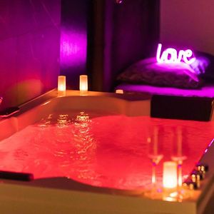 * Spa & Detente # Suite Privee # Tours # Netflix *