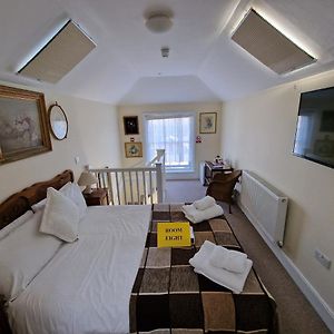 Chambre Privée Double avec Salle de Bains au Premier Étage