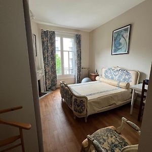 Hyper Centre ,Jolie Chambre Climatisee Avec Parking Securise Gratuit