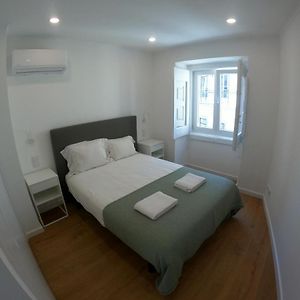 Lisbon, Renovated T2 Apartment Near Rossio