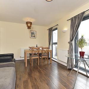 Appartement à 2 Chambres à Coucher