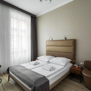 G12 Aparthotel
