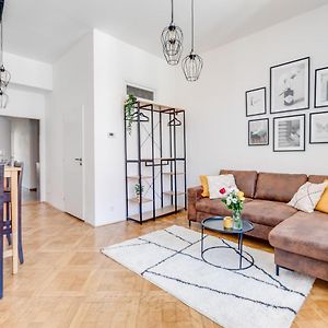Appartement à 3 Chambres à Coucher